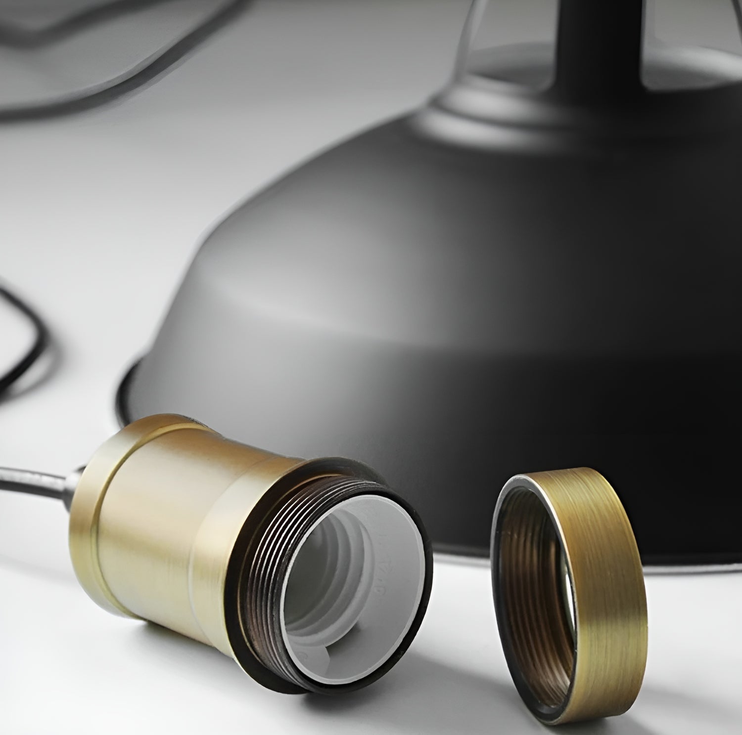 Nomaenest Axioné - Adjustable Industrial Pendant Lamp