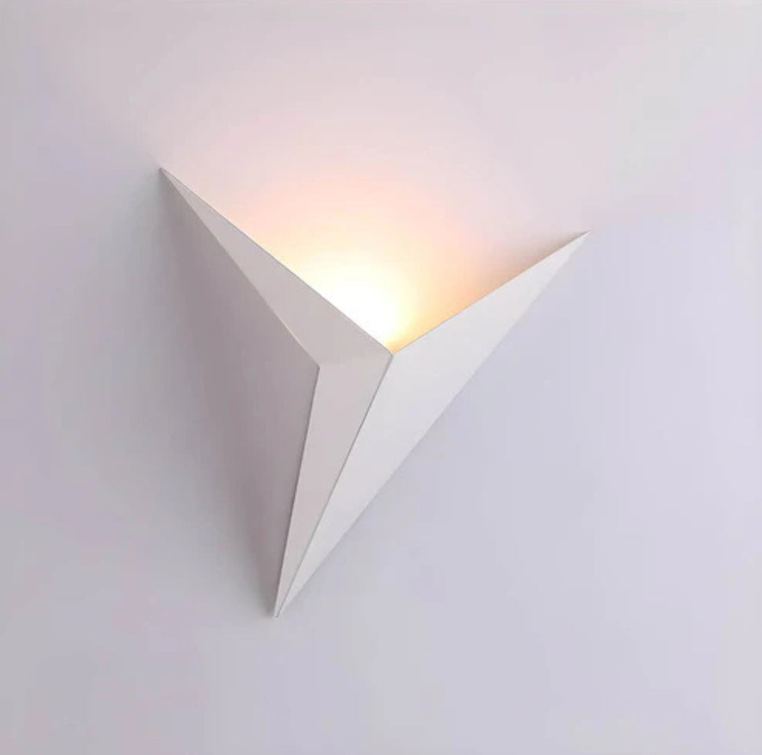Nomaenest Vantelle - Modern Wall Mounted Lamp